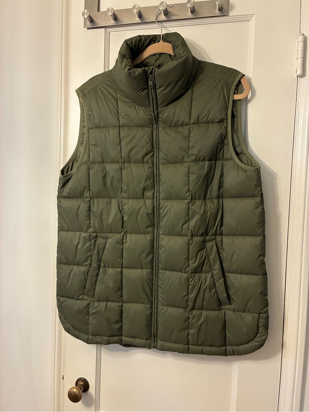 Gap Women's Green/Olive long Quilted Puffer Vest